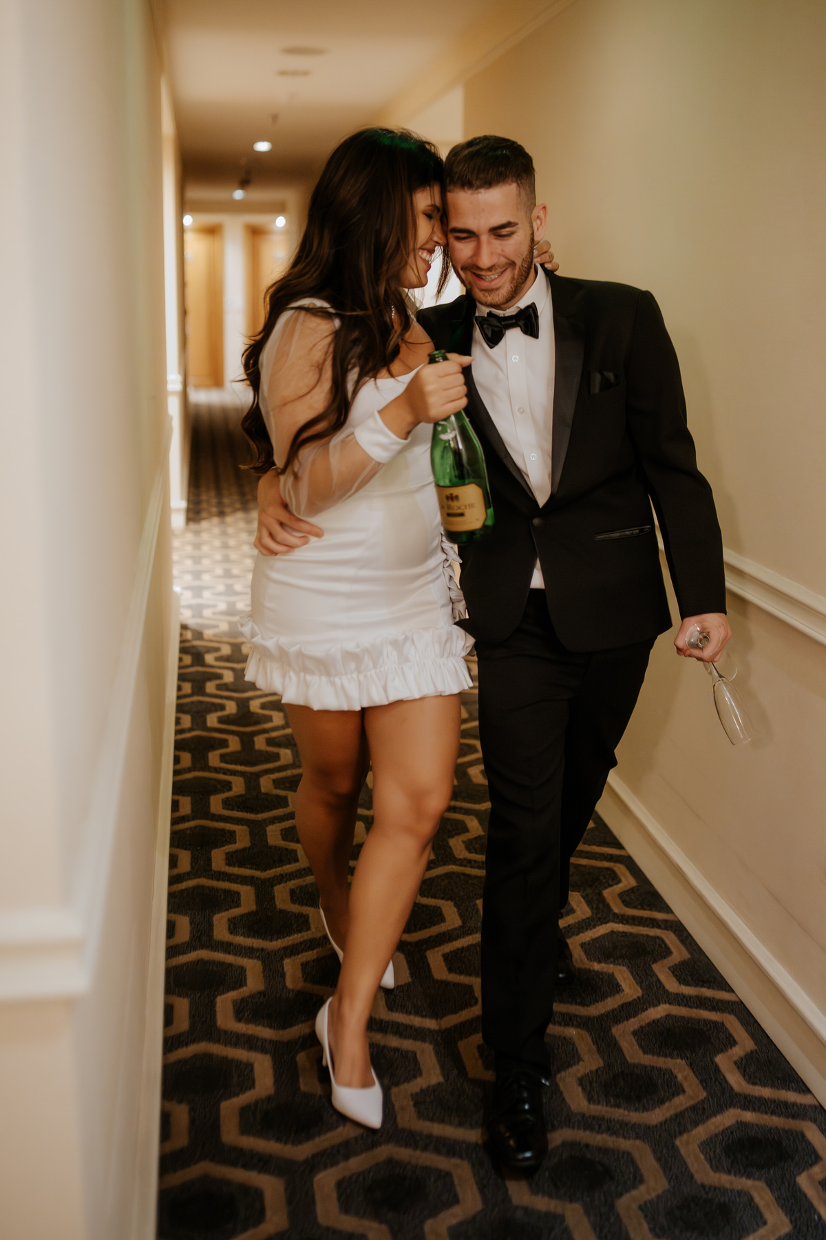 ensaio fotográfico, ensaio de casal, pré-wedding, ensaio de fotos, ensaio de foto, prewedding, ensaio pré-casamento, ensaio fotográfico pré-casamento, ensaio de casal diferente, ensaio casal interno, casamento, wedding, noivos, fotos de noivos