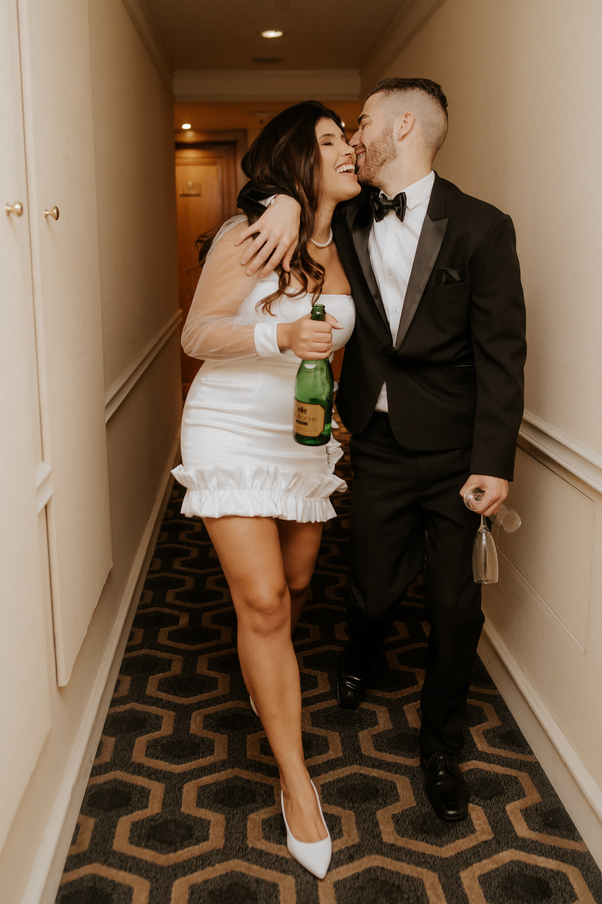 ensaio fotográfico, ensaio de casal, pré-wedding, ensaio de fotos, ensaio de foto, prewedding, ensaio pré-casamento, ensaio fotográfico pré-casamento, ensaio de casal diferente, ensaio casal interno, casamento, wedding, noivos, fotos de noivos