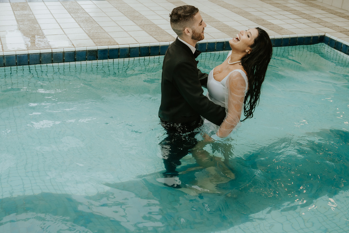 ensaio fotográfico, ensaio de casal, pré-wedding, ensaio de fotos, ensaio de foto, prewedding, ensaio pré-casamento, ensaio fotográfico pré-casamento, ensaio de casal diferente, ensaio casal interno, casamento, wedding, noivos, fotos de noivos