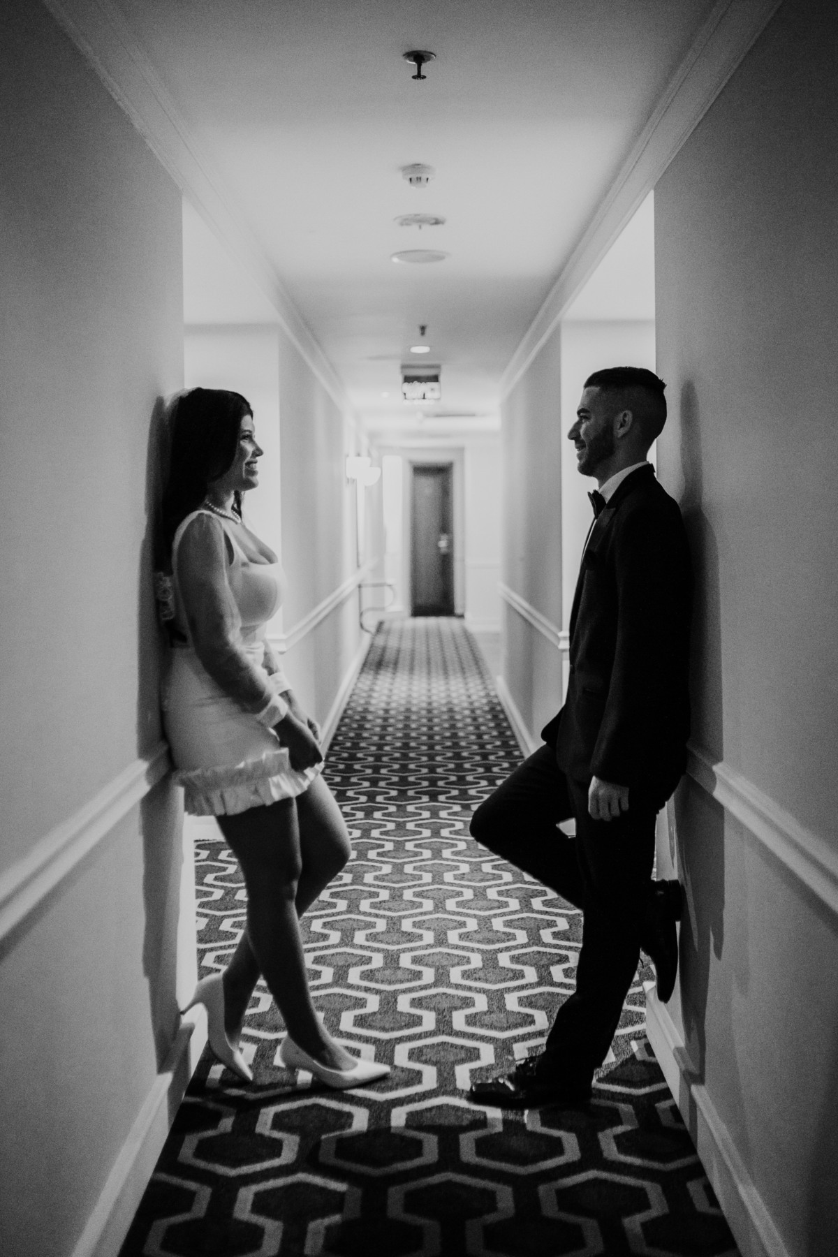 ensaio fotográfico, ensaio de casal, pré-wedding, ensaio de fotos, ensaio de foto, prewedding, ensaio pré-casamento, ensaio fotográfico pré-casamento, ensaio de casal diferente, ensaio casal interno, casamento, wedding, noivos, fotos de noivos