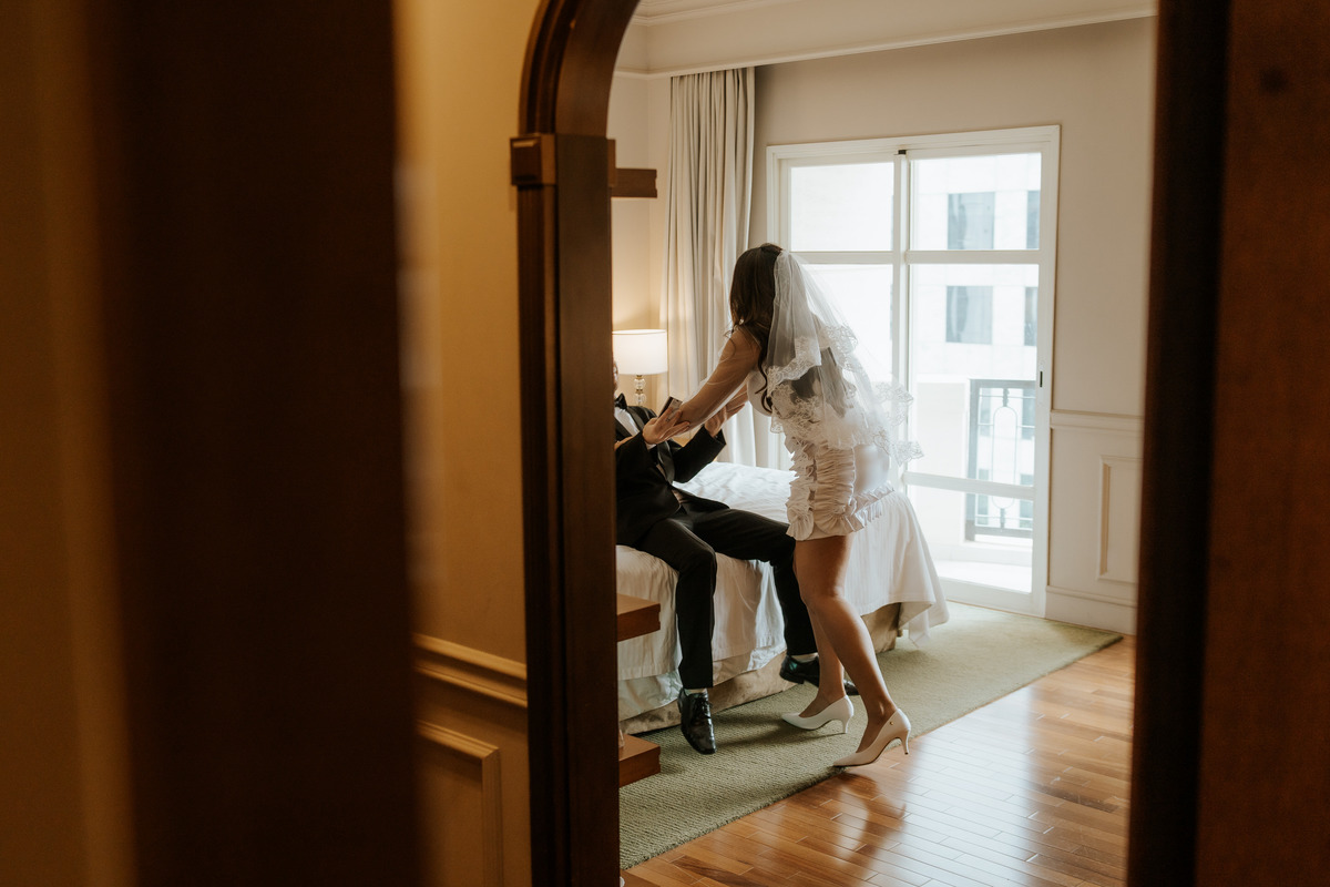 ensaio fotográfico, ensaio de casal, pré-wedding, ensaio de fotos, ensaio de foto, prewedding, ensaio pré-casamento, ensaio fotográfico pré-casamento, ensaio de casal diferente, ensaio casal interno, casamento, wedding, noivos, fotos de noivos