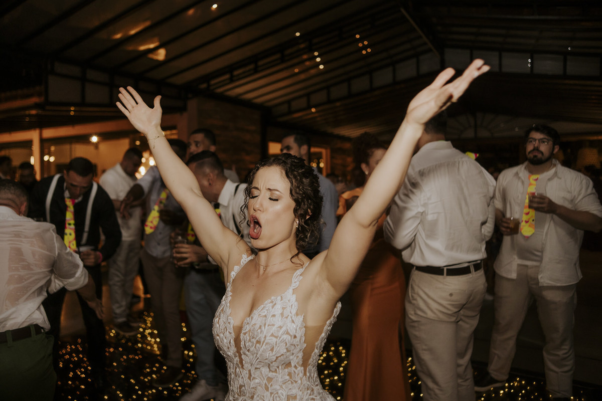 casamento, wedding, pré-wedding, casamento externo, casamento ao ar livre, casamento no campo, cerimônia de casamento, fotografia de casamento, fotografia de casal, fotógrafo de casamento, araucária village, festa de casamento, pet no casamento