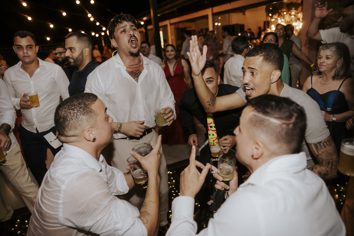 casamento, wedding, pré-wedding, casamento externo, casamento ao ar livre, casamento no campo, cerimônia de casamento, fotografia de casamento, fotografia de casal, fotógrafo de casamento, araucária village, festa de casamento, pet no casamento