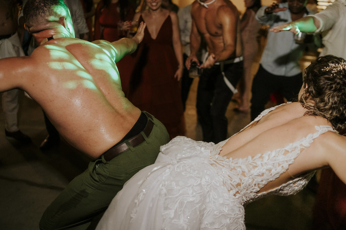 casamento, wedding, pré-wedding, casamento externo, casamento ao ar livre, casamento no campo, cerimônia de casamento, fotografia de casamento, fotografia de casal, fotógrafo de casamento, araucária village, festa de casamento, pet no casamento