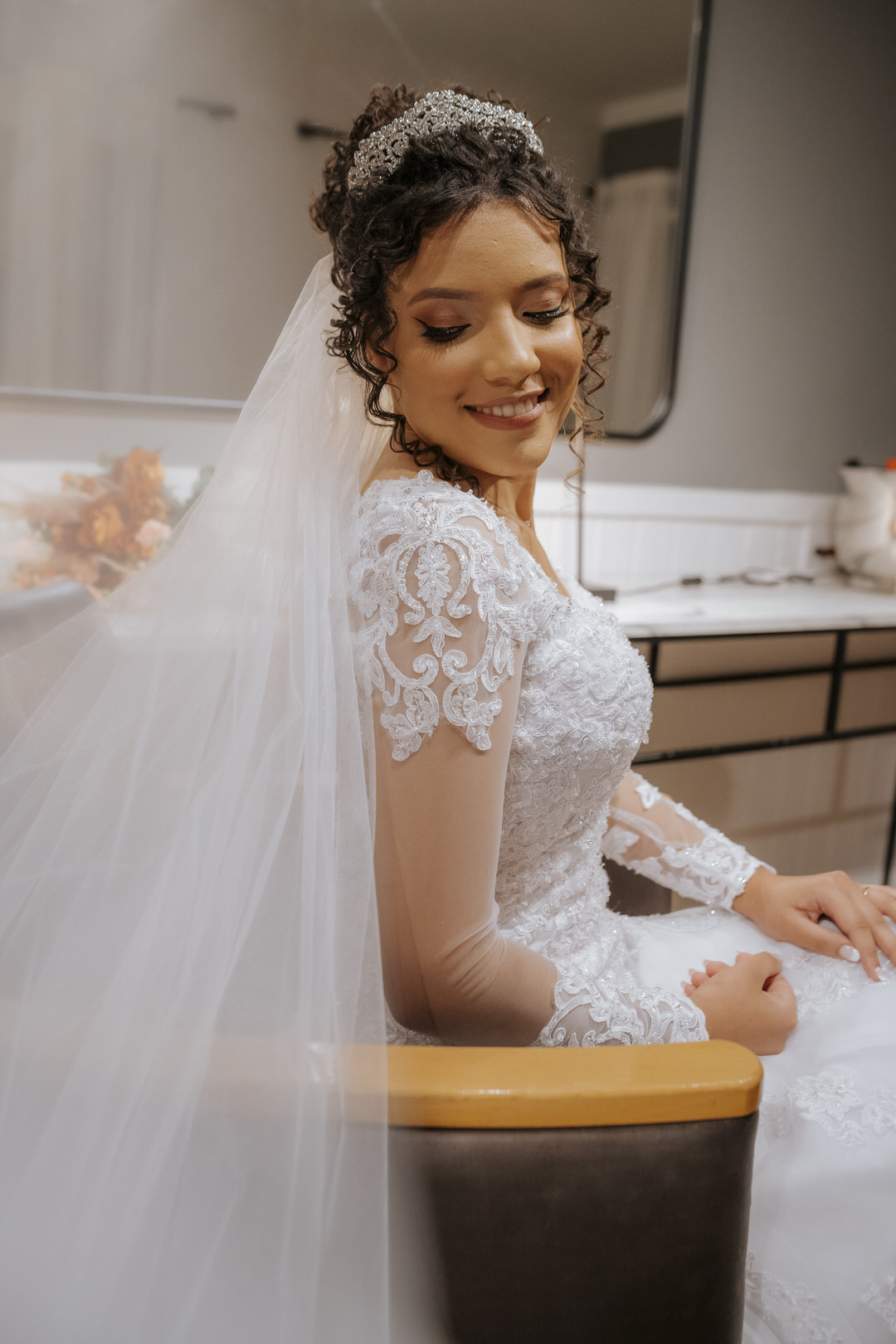 casamento, wedding, noiva, dia da noiva, bride, vestido de noiva, maquiagem de noiva, cerimônia de casamento, dia do noivo, sítio são jorge, casamento da congregação cristã, cerimônia religiosa, cerimônia do véu, primeiro beijo no casamento