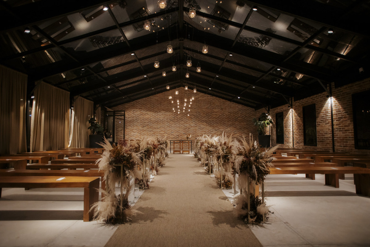 casamento, wedding, noiva, dia da noiva, bride, vestido de noiva, maquiagem de noiva, cerimônia de casamento, dia do noivo, sítio são jorge, casamento da congregação cristã, cerimônia religiosa, cerimônia do véu, primeiro beijo no casamento