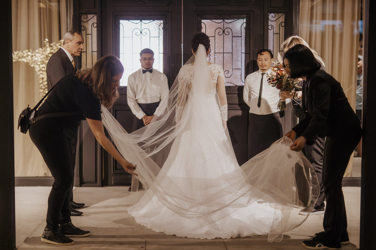 casamento, wedding, noiva, dia da noiva, bride, vestido de noiva, maquiagem de noiva, cerimônia de casamento, dia do noivo, sítio são jorge, casamento da congregação cristã, cerimônia religiosa, cerimônia do véu, primeiro beijo no casamento