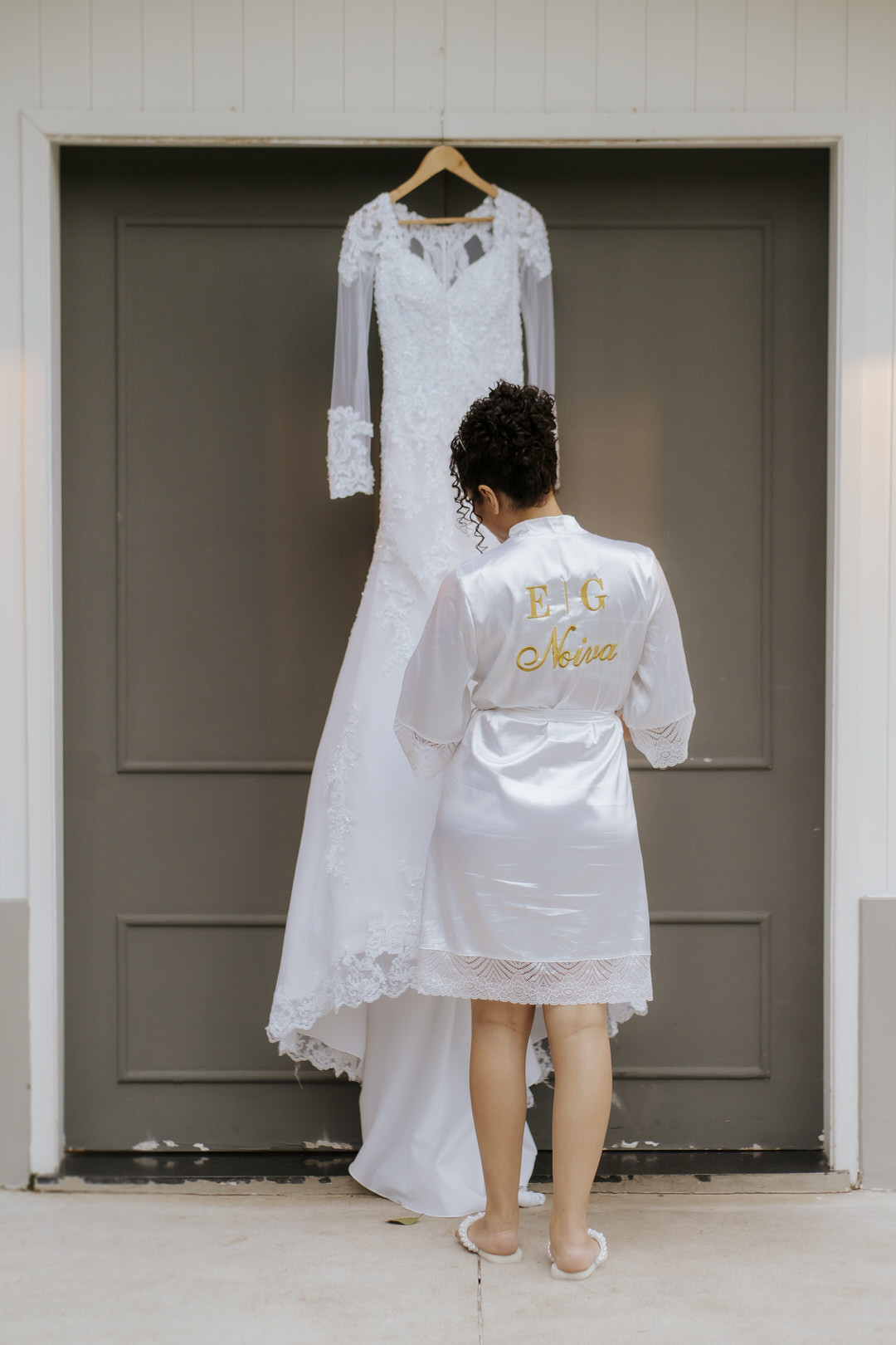 casamento, wedding, noiva, dia da noiva, bride, vestido de noiva, maquiagem de noiva, cerimônia de casamento, dia do noivo, sítio são jorge, casamento da congregação cristã, cerimônia religiosa, cerimônia do véu, primeiro beijo no casamento