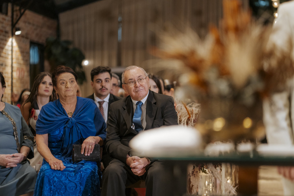 casamento, wedding, noiva, dia da noiva, bride, vestido de noiva, maquiagem de noiva, cerimônia de casamento, dia do noivo, sítio são jorge, casamento da congregação cristã, cerimônia religiosa, cerimônia do véu, primeiro beijo no casamento