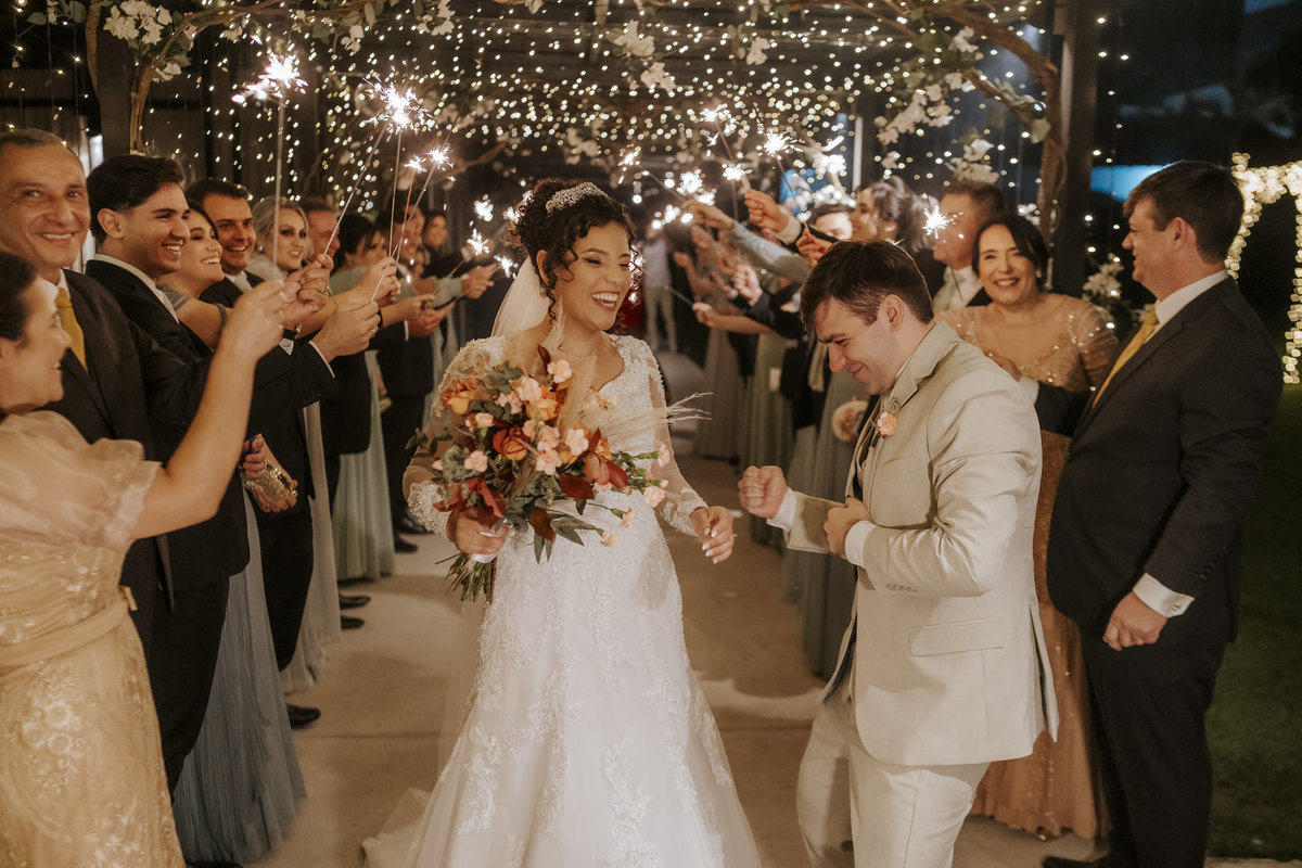 casamento, wedding, noiva, dia da noiva, bride, vestido de noiva, maquiagem de noiva, cerimônia de casamento, dia do noivo, sítio são jorge, casamento da congregação cristã, cerimônia religiosa, cerimônia do véu, primeiro beijo no casamento