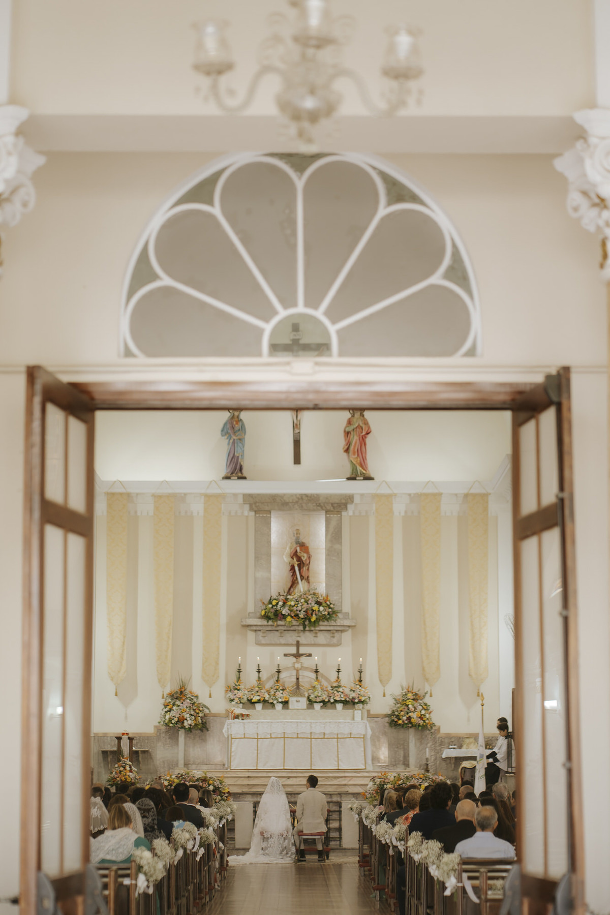 wedding, casamento, cerimônia religiosa, cerimônia católica, casamento católico, casamento tradicional, fotografia de casamento, casamento na igreja, casamento na igreja católica, fotos de noivos, Paróquia São Paulo Apóstolo, fotografia de casamento