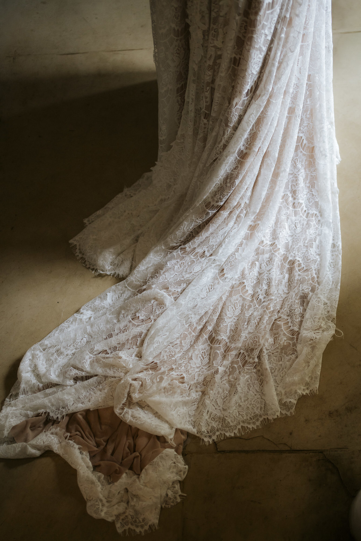 casamento em Ilhabela, vila salga, casamento à beira mar, casamento em capela, cerimônia íntima, cerimônia na praia, casamento na praia, casamento no vila salga, cerimônia pé na areia, duas cerimônias, duas vestidos de noiva, noiva na praia