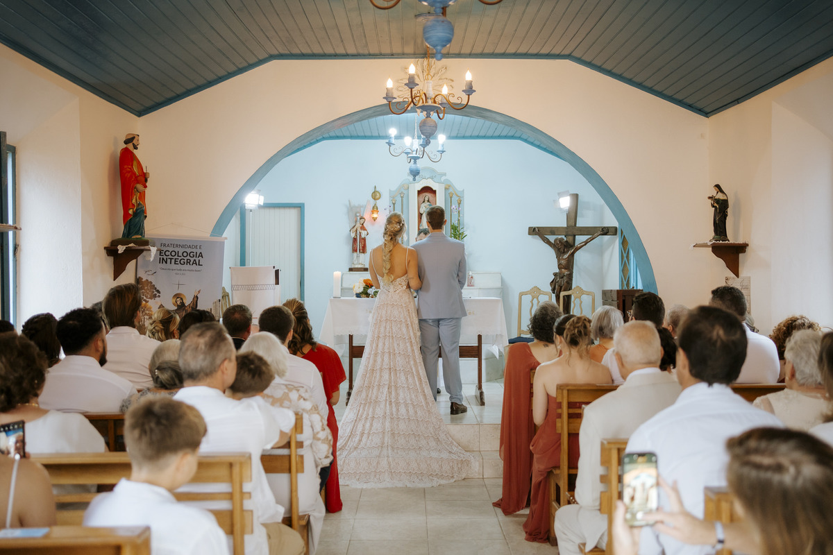 casamento em Ilhabela, vila salga, casamento à beira mar, casamento em capela, cerimônia íntima, cerimônia na praia, casamento na praia, casamento no vila salga, cerimônia pé na areia, duas cerimônias, duas vestidos de noiva, noiva na praia