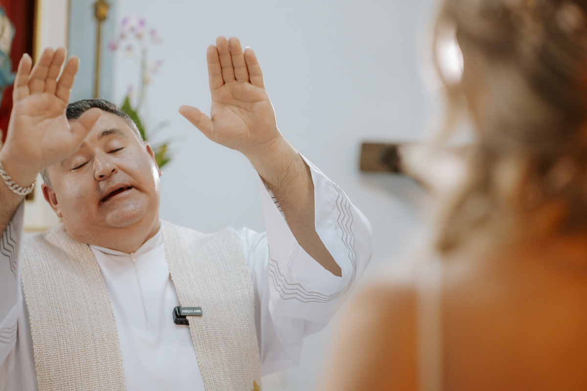 casamento em Ilhabela, vila salga, casamento à beira mar, casamento em capela, cerimônia íntima, cerimônia na praia, casamento na praia, casamento no vila salga, cerimônia pé na areia, duas cerimônias, duas vestidos de noiva, noiva na praia