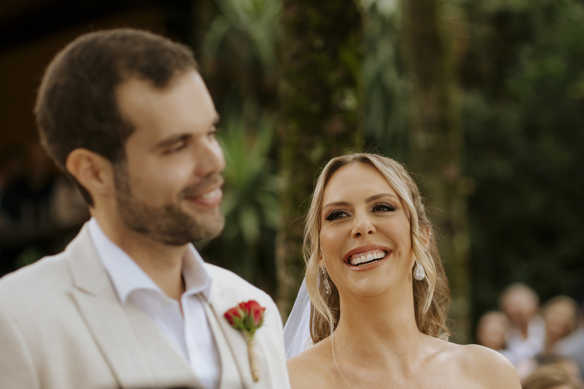 casamento em Ilhabela, vila salga, casamento à beira mar, casamento em capela, cerimônia íntima, cerimônia na praia, casamento na praia, casamento no vila salga, cerimônia pé na areia, duas cerimônias, duas vestidos de noiva, noiva na praia