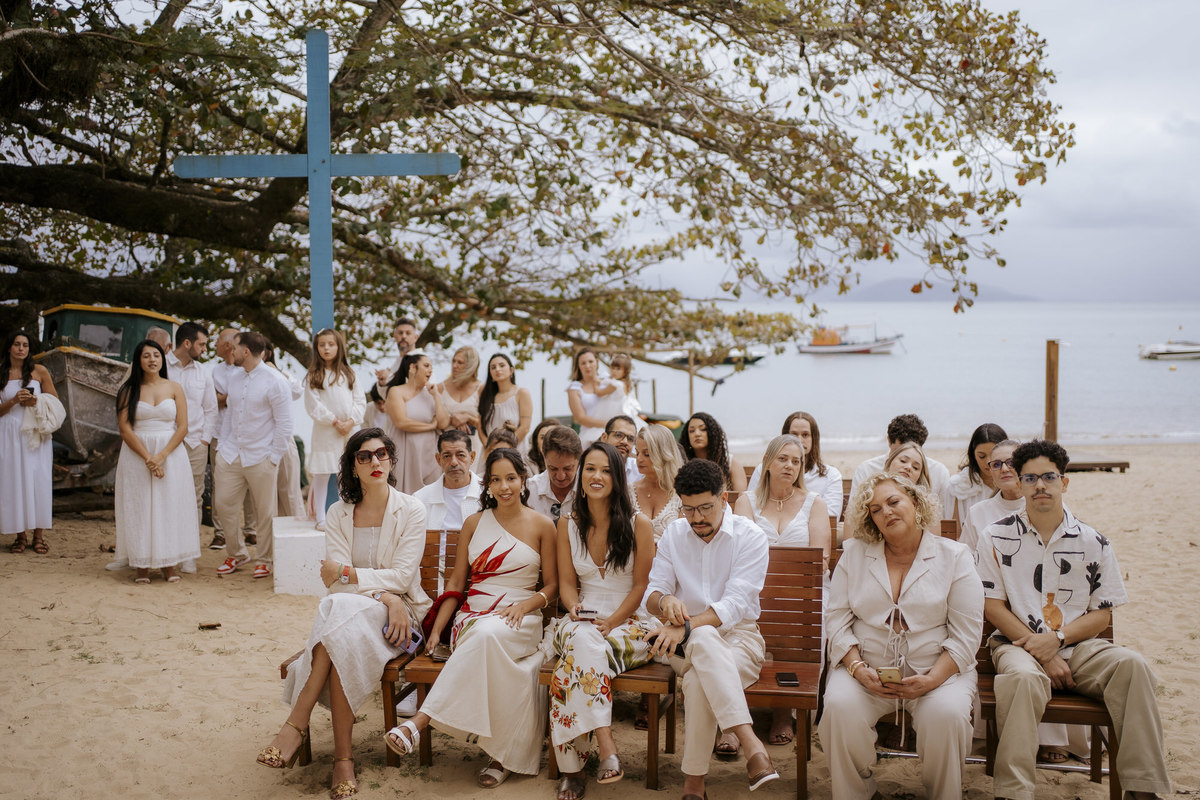 casamento em Ilhabela, vila salga, casamento à beira mar, casamento em capela, cerimônia íntima, cerimônia na praia, casamento na praia, casamento no vila salga, cerimônia pé na areia, duas cerimônias, duas vestidos de noiva, noiva na praia