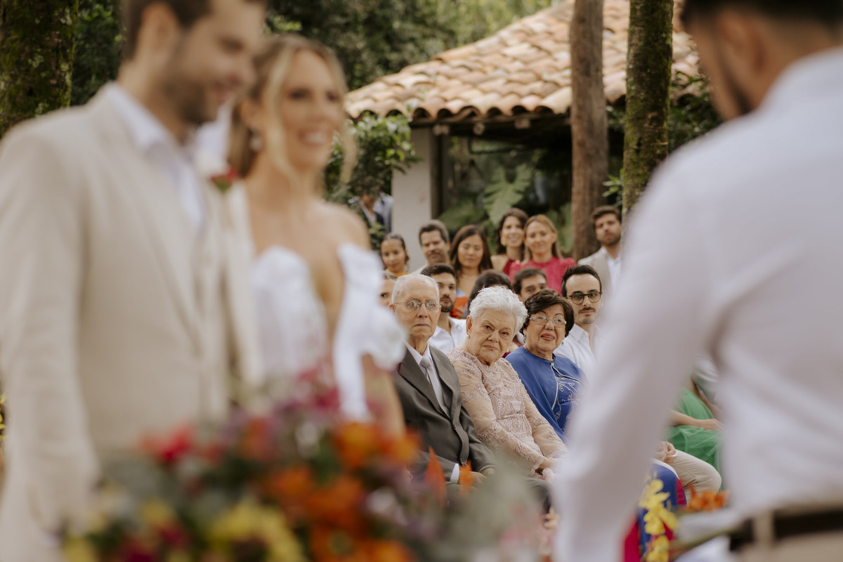 casamento em Ilhabela, vila salga, casamento à beira mar, casamento em capela, cerimônia íntima, cerimônia na praia, casamento na praia, casamento no vila salga, cerimônia pé na areia, duas cerimônias, duas vestidos de noiva, noiva na praia