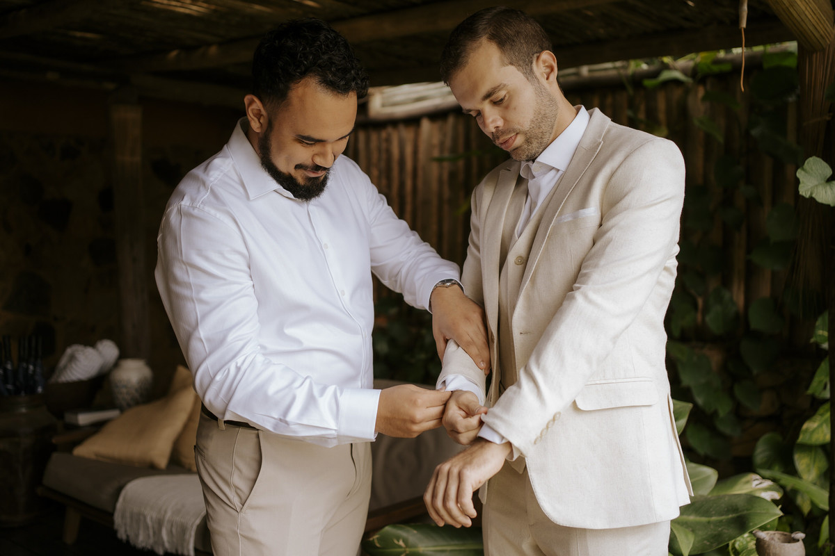 casamento em Ilhabela, vila salga, casamento à beira mar, casamento em capela, cerimônia íntima, cerimônia na praia, casamento na praia, casamento no vila salga, cerimônia pé na areia, duas cerimônias, duas vestidos de noiva, noiva na praia