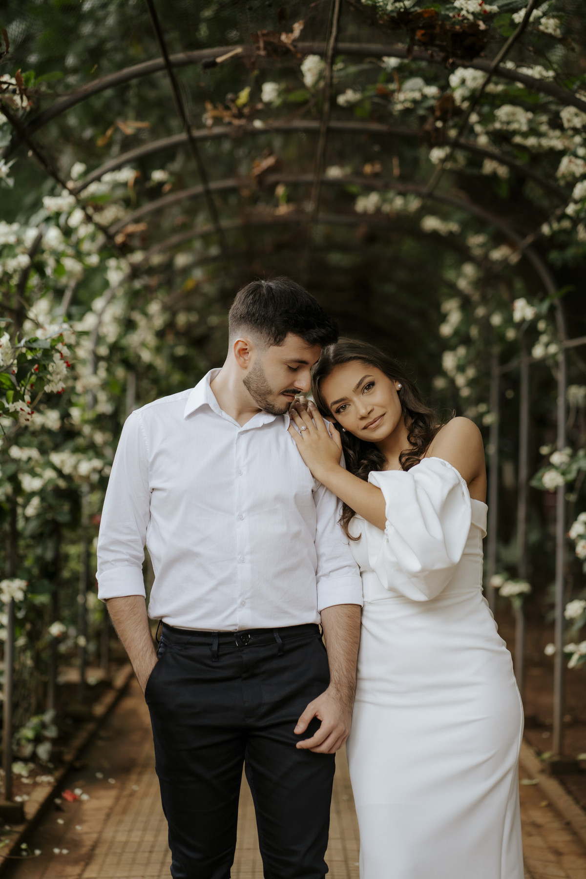 pré-wedding, wedding, ensaio de casal, ensaio fotográfico de casal, ensaio de casal na casa das rosas, casa das rosas, fotos de casal, ensaio fotográfico urbano e moderno