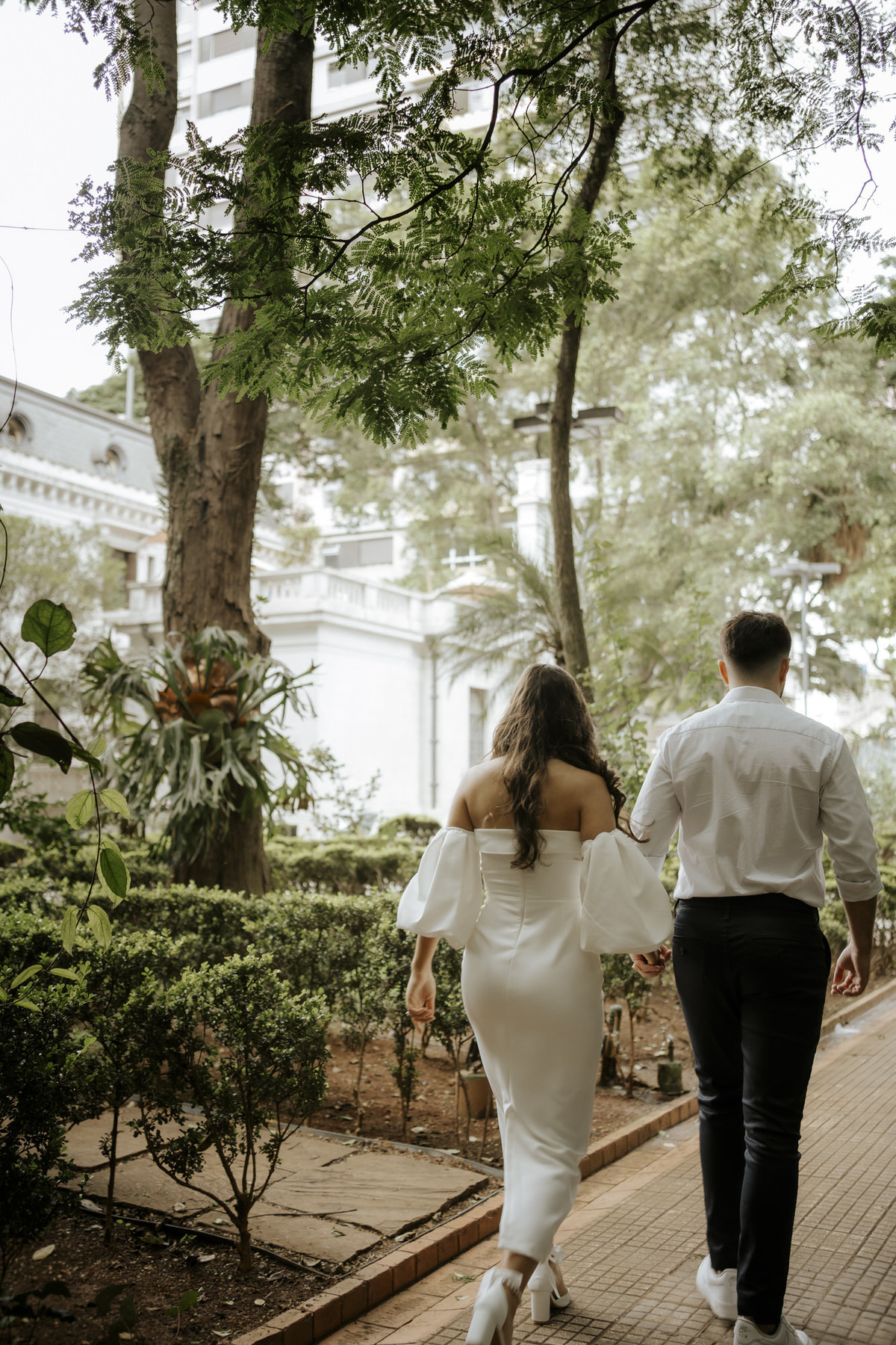 pré-wedding, wedding, ensaio de casal, ensaio fotográfico de casal, ensaio de casal na casa das rosas, casa das rosas, fotos de casal, ensaio fotográfico urbano e moderno