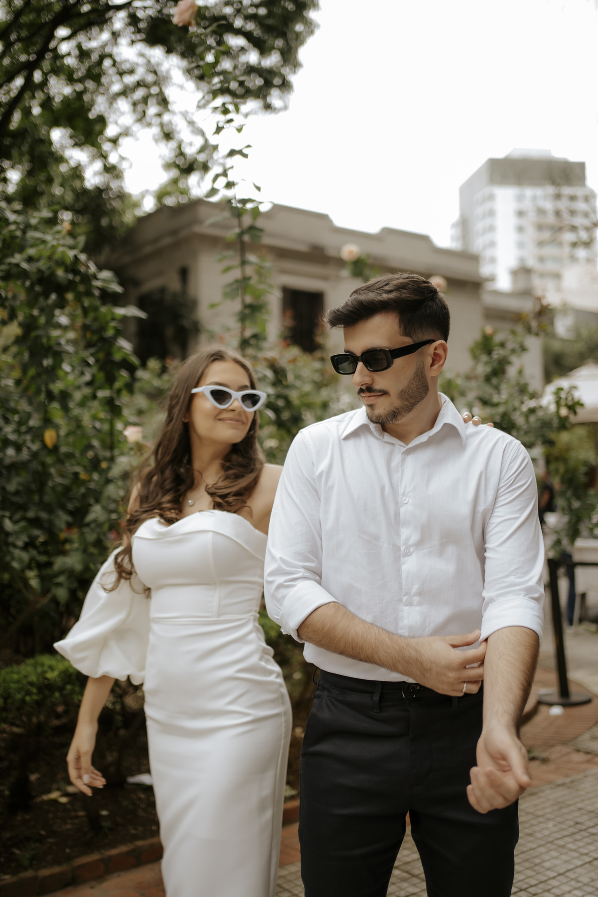 pré-wedding, wedding, ensaio de casal, ensaio fotográfico de casal, ensaio de casal na casa das rosas, casa das rosas, fotos de casal, ensaio fotográfico urbano e moderno