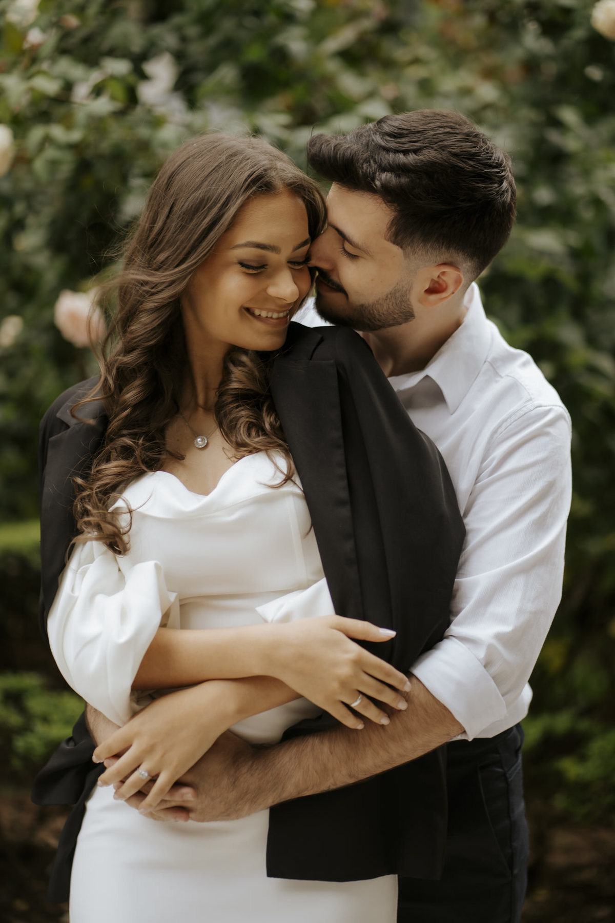 pré-wedding, wedding, ensaio de casal, ensaio fotográfico de casal, ensaio de casal na casa das rosas, casa das rosas, fotos de casal, ensaio fotográfico urbano e moderno