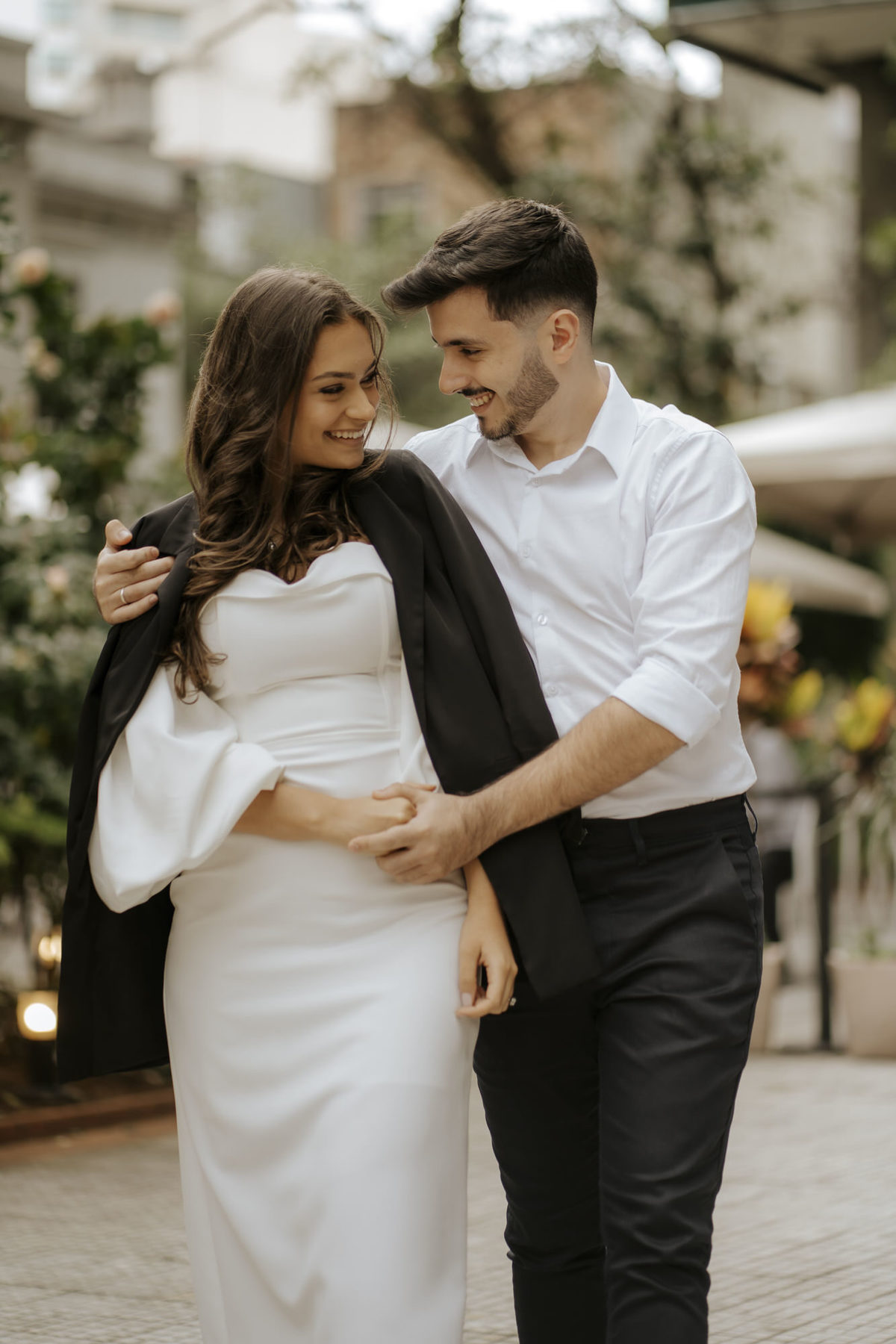 pré-wedding, wedding, ensaio de casal, ensaio fotográfico de casal, ensaio de casal na casa das rosas, casa das rosas, fotos de casal, ensaio fotográfico urbano e moderno