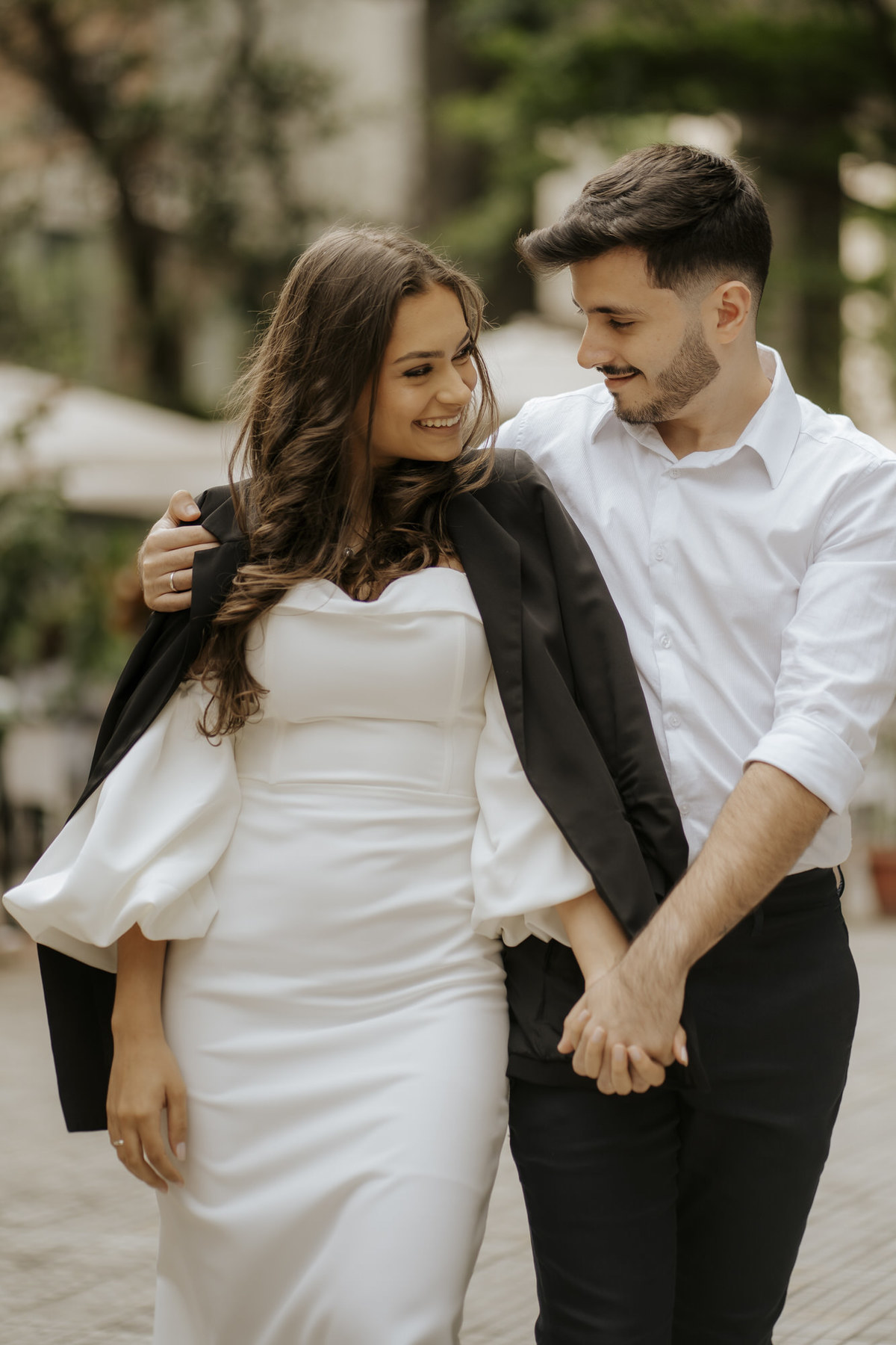 pré-wedding, wedding, ensaio de casal, ensaio fotográfico de casal, ensaio de casal na casa das rosas, casa das rosas, fotos de casal, ensaio fotográfico urbano e moderno