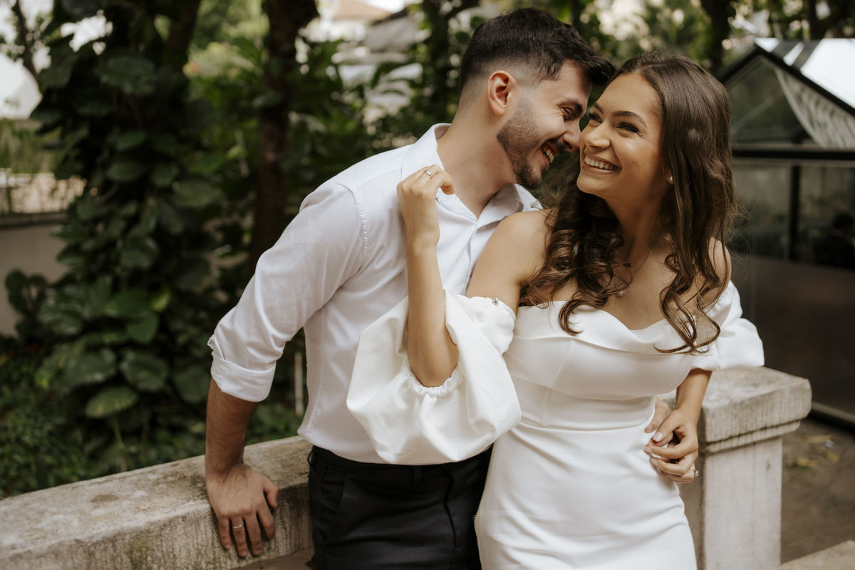 pré-wedding, wedding, ensaio de casal, ensaio fotográfico de casal, ensaio de casal na casa das rosas, casa das rosas, fotos de casal, ensaio fotográfico urbano e moderno