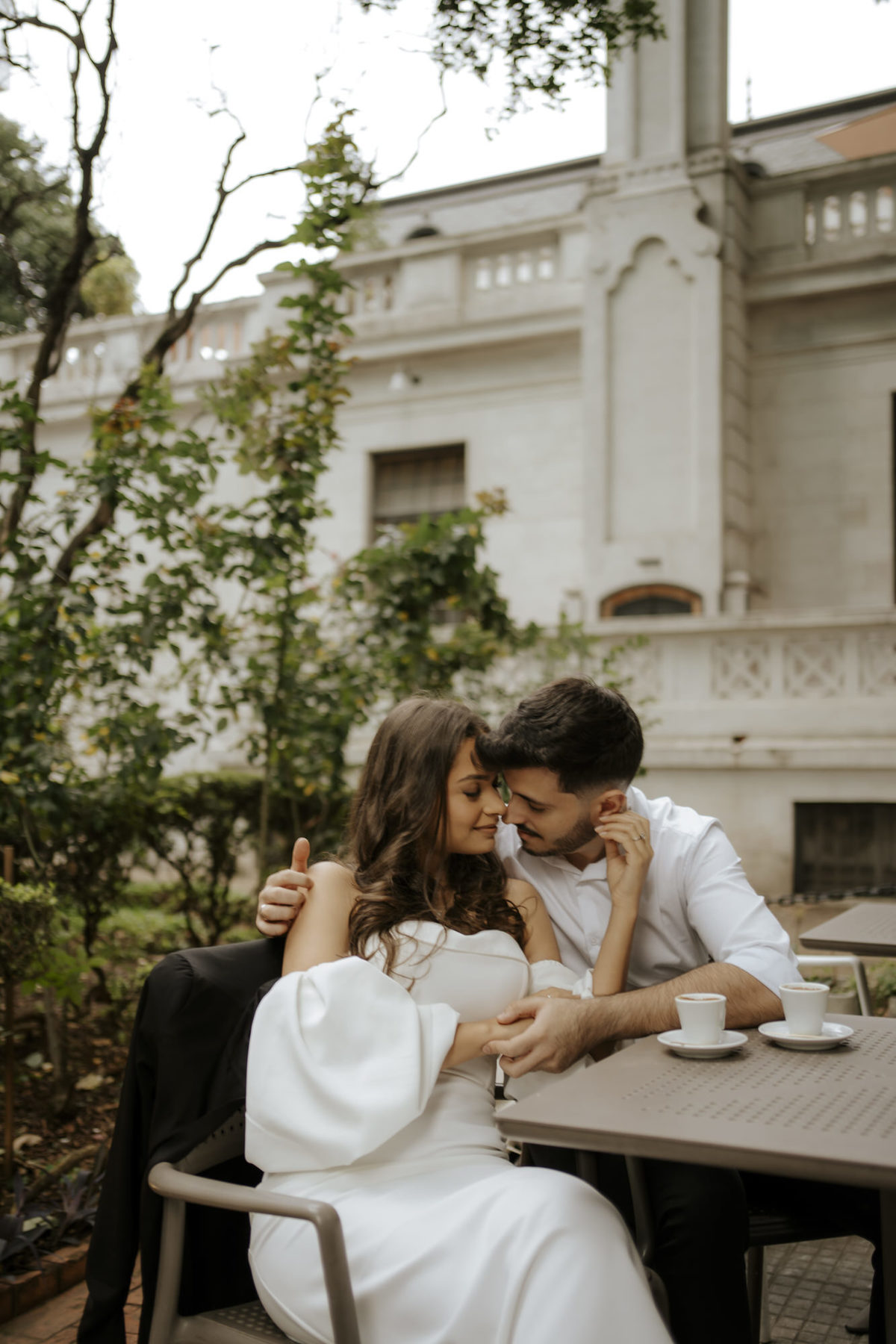 pré-wedding, wedding, ensaio de casal, ensaio fotográfico de casal, ensaio de casal na casa das rosas, casa das rosas, fotos de casal, ensaio fotográfico urbano e moderno