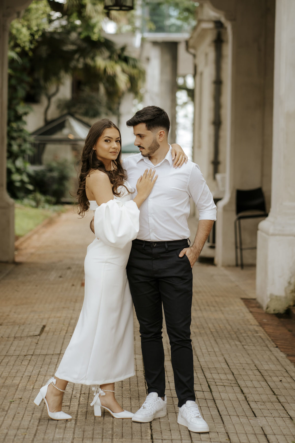 pré-wedding, wedding, ensaio de casal, ensaio fotográfico de casal, ensaio de casal na casa das rosas, casa das rosas, fotos de casal, ensaio fotográfico urbano e moderno