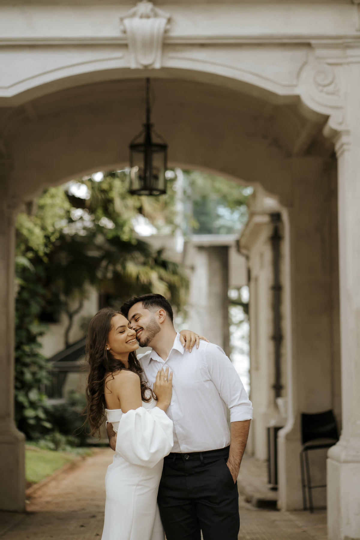pré-wedding, wedding, ensaio de casal, ensaio fotográfico de casal, ensaio de casal na casa das rosas, casa das rosas, fotos de casal, ensaio fotográfico urbano e moderno