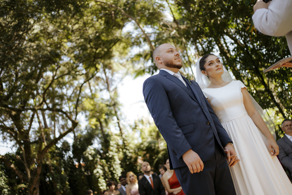 casamento ao ar livre, cerimônia externa, casamento no campo, vestido de noiva, dia da noiva, first touch, cerimônia religiosa, madrinhas de casamento, 