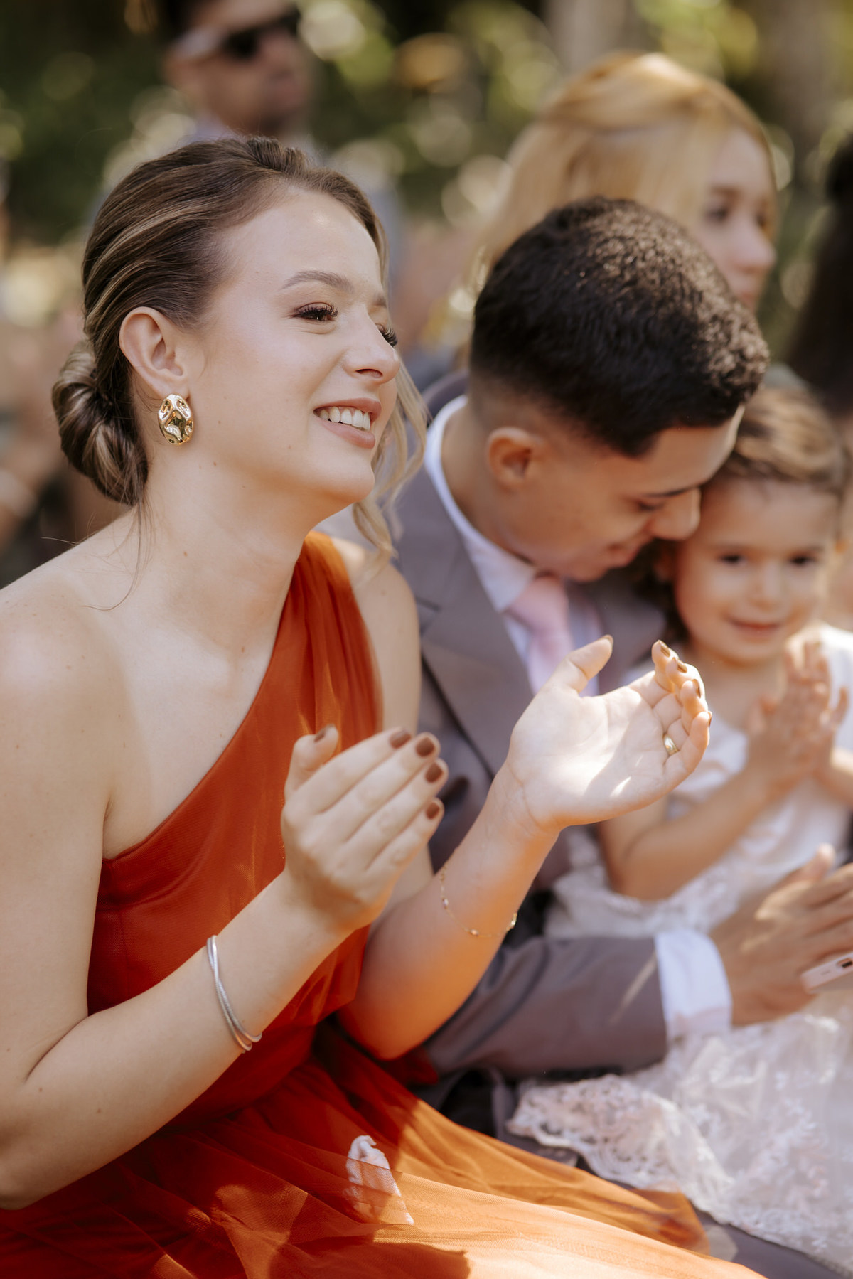 casamento ao ar livre, cerimônia externa, casamento no campo, vestido de noiva, dia da noiva, first touch, cerimônia religiosa, madrinhas de casamento, 