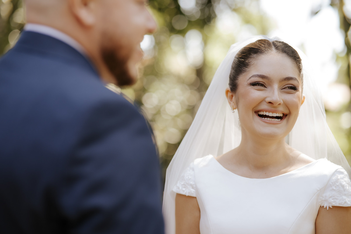 casamento ao ar livre, cerimônia externa, casamento no campo, vestido de noiva, dia da noiva, first touch, cerimônia religiosa, madrinhas de casamento, 