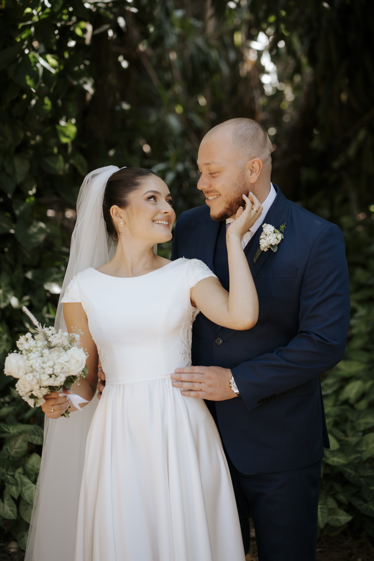 casamento ao ar livre, cerimônia externa, casamento no campo, vestido de noiva, dia da noiva, first touch, cerimônia religiosa, madrinhas de casamento, 