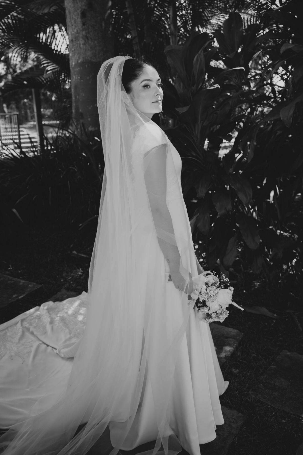 casamento ao ar livre, cerimônia externa, casamento no campo, vestido de noiva, dia da noiva, first touch, cerimônia religiosa, madrinhas de casamento, 