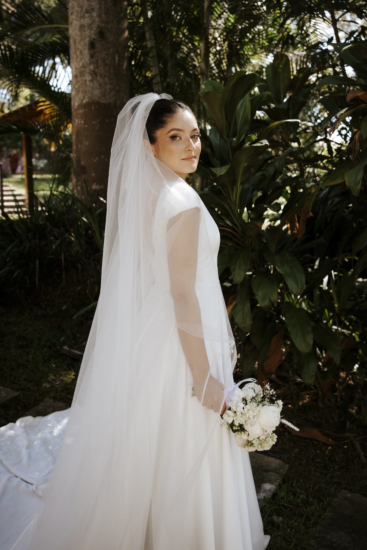 casamento ao ar livre, cerimônia externa, casamento no campo, vestido de noiva, dia da noiva, first touch, cerimônia religiosa, madrinhas de casamento, 