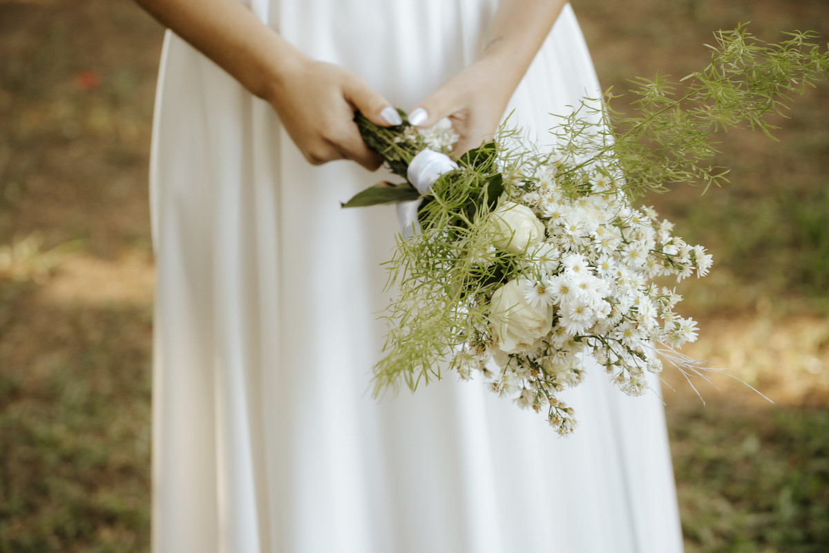 casamento ao ar livre, cerimônia externa, casamento no campo, vestido de noiva, dia da noiva, first touch, cerimônia religiosa, madrinhas de casamento, 