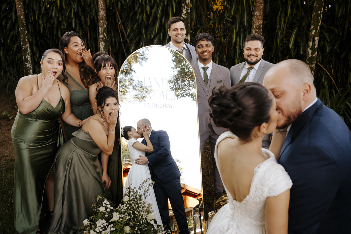 casamento ao ar livre, cerimônia externa, casamento no campo, vestido de noiva, dia da noiva, first touch, cerimônia religiosa, madrinhas de casamento, 