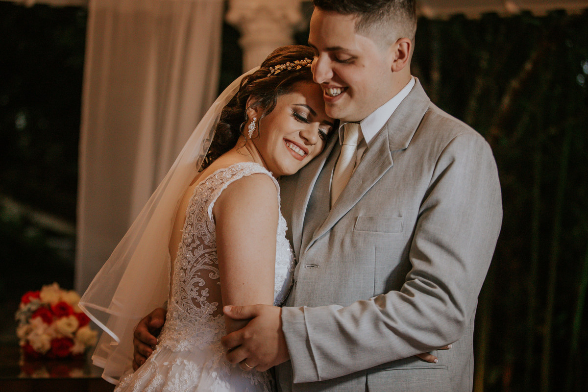 casamento paula e arthur ensaio abraço Chácara Flores Eventos - Ribeirão Pires