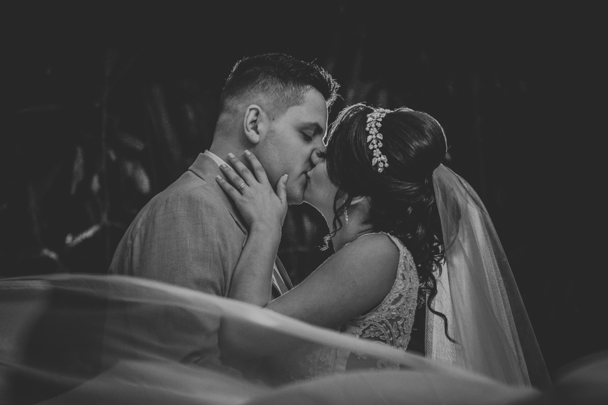 casamento paula e arthur ensaio beijo Chácara Flores Eventos - Ribeirão Pires