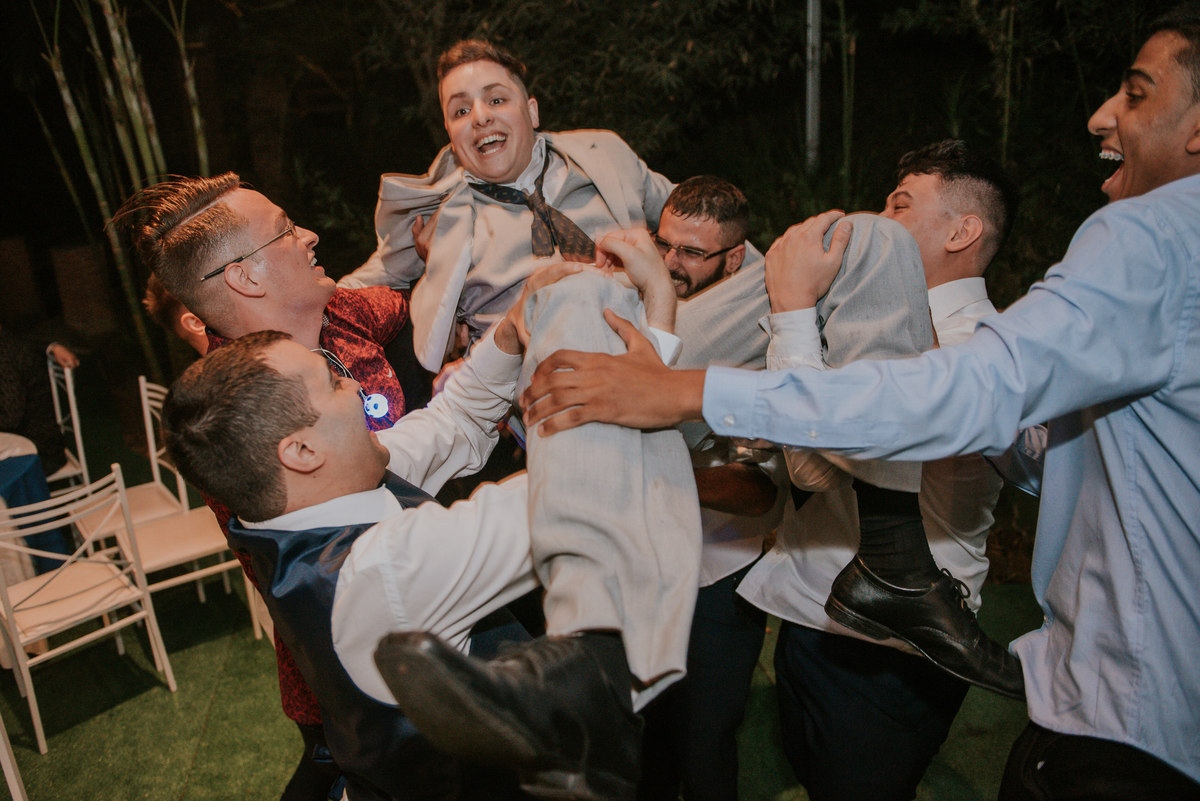 casamento paula e arthur jogando o noivo Chácara Flores Eventos - Ribeirão Pires