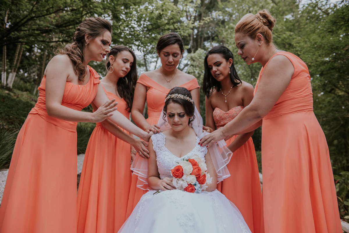 casamento paula e arthur madrinhas orando Chácara Flores Eventos - Ribeirão Pires