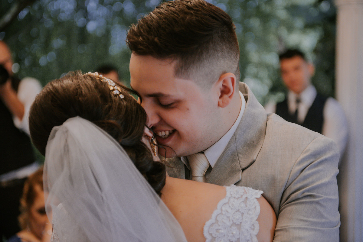 casamento paula e arthur abraço Chácara Flores Eventos - Ribeirão Pires