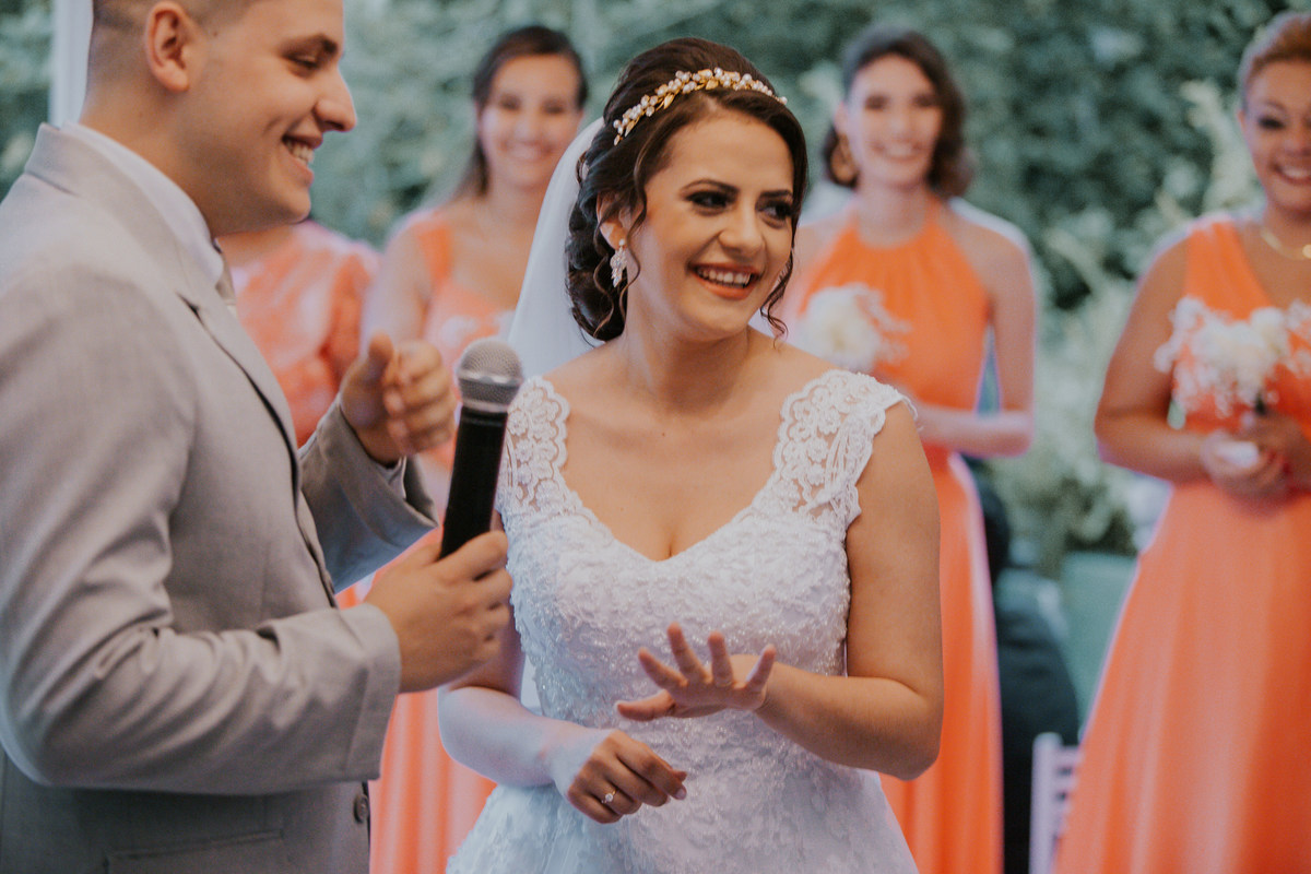 casamento paula e arthur aliança noiva feliz Chácara Flores Eventos - Ribeirão Pires