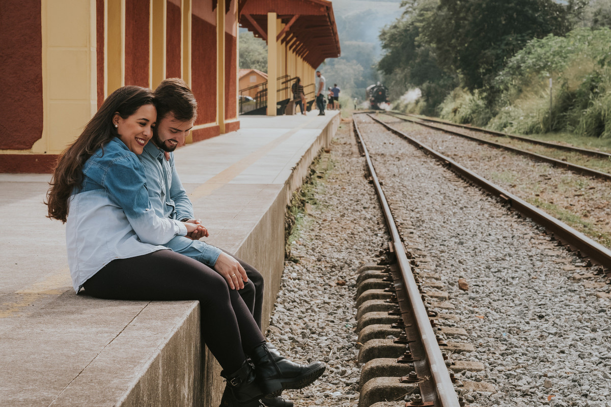 Ensaio PreWedding Casal Guararema Mayara e Tales Estação Luís Carlos