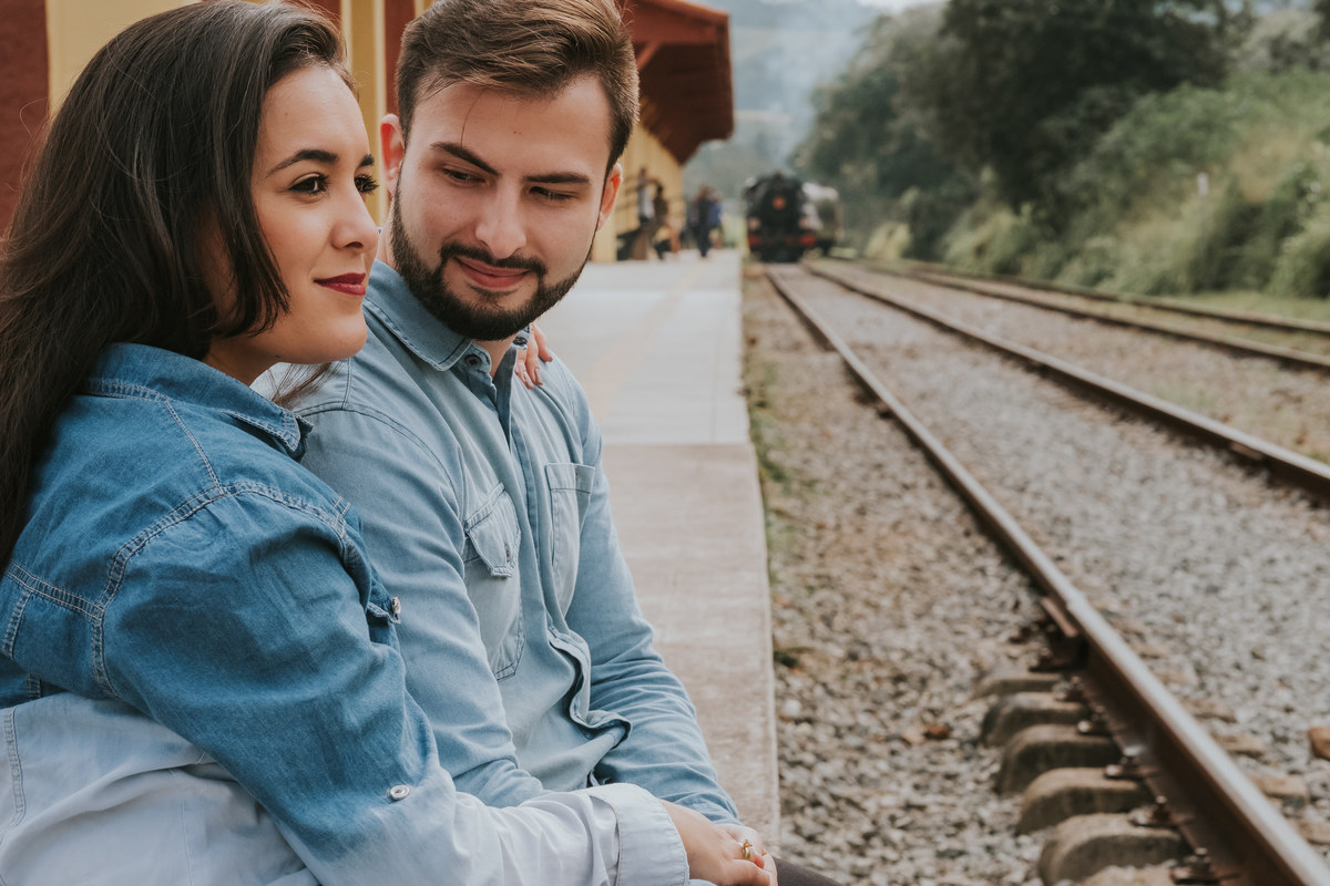 Ensaio PreWedding Casal Guararema Mayara e Tales Estação Luís Carlos