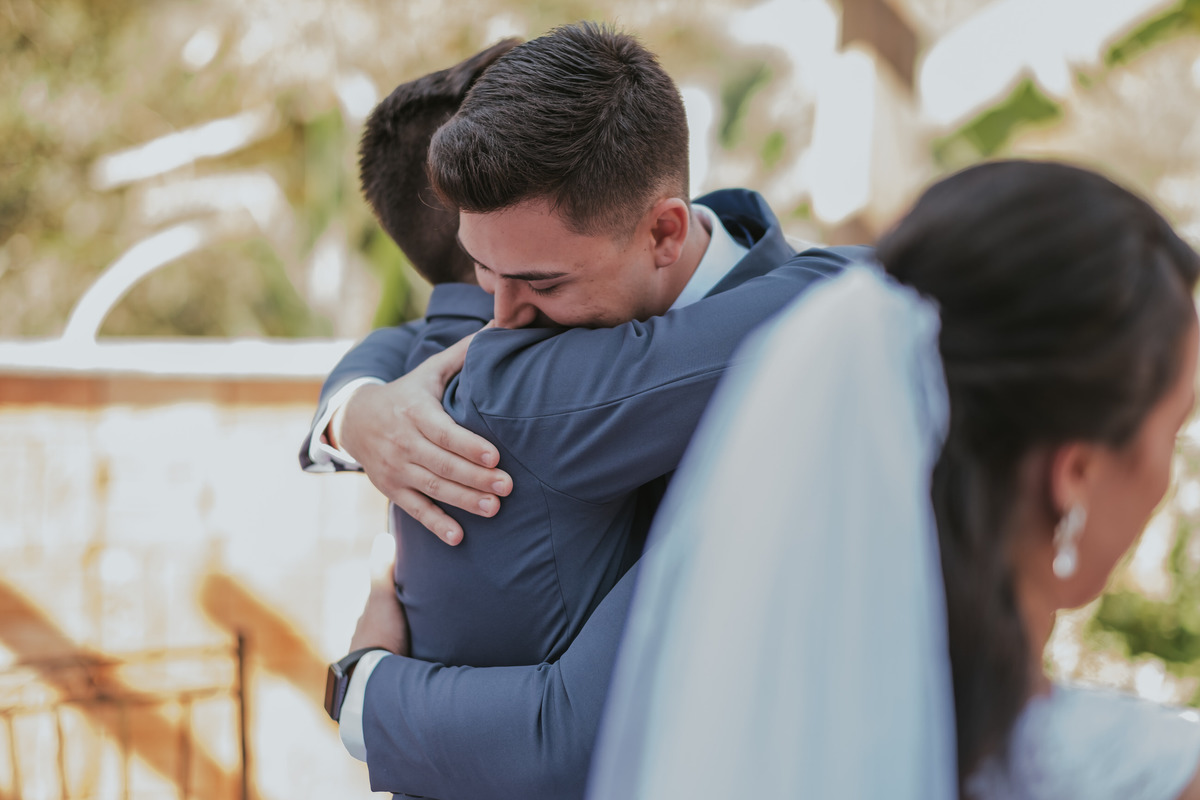 abraço de irmãos  casamento Espaço Vista Verde Ribeirão