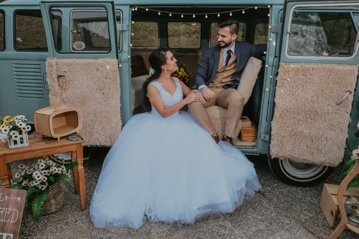 noivos  a kombi ensaio fim do casamento Espaço Vista Verde Ribeirão